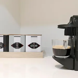 Avanti La Campana, Con Un Balcon Que Te Enamorara Del Ambiente De Apartment Seville